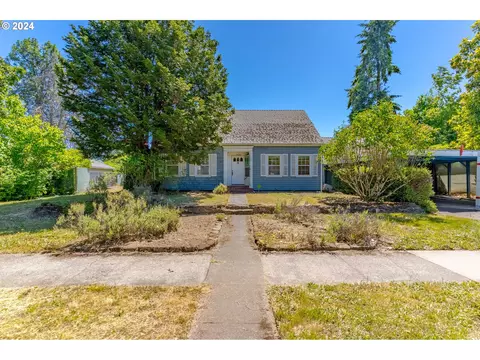 1530 21st St NE, Salem, OR 97301