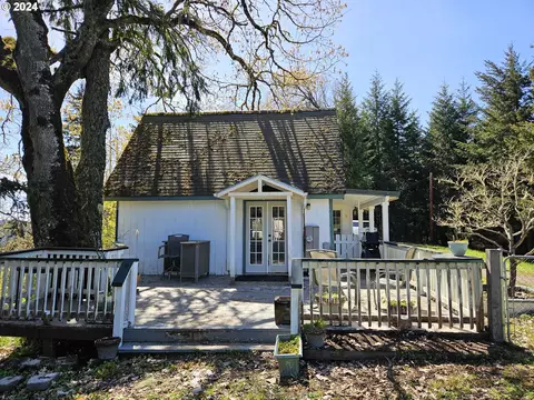 909 Upper Ridge Rd, Oakland, OR 97462