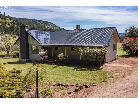4537 Briar Knob Loop, Scotts Mills, OR 97375