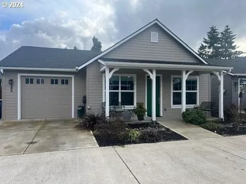 984 S 47th St, Springfield, OR 97478