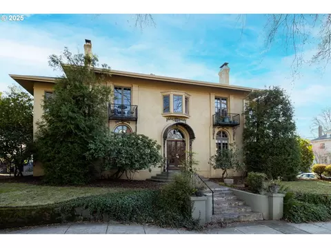 1610 NE Tillamook St #3, Portland, OR 97212