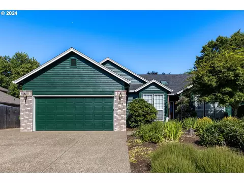 2718 N Main St, Newberg, OR 97132