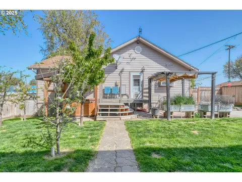 Exterior - 454 E Main St, Athena, OR 97813 photo 3 of 7