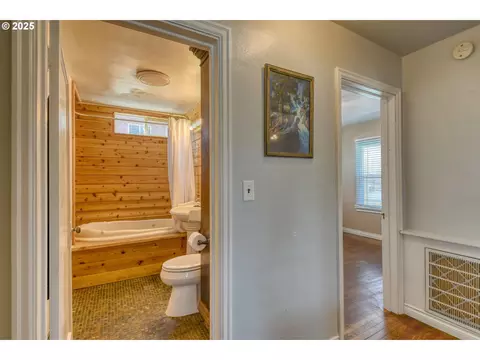 Entry Way - 454 E Main St, Athena, OR 97813 photo 1 of 1