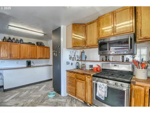 Kitchen - 454 E Main St, Athena, OR 97813 photo 4 of 4
