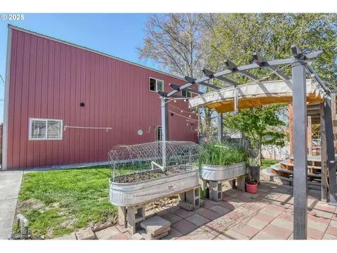 Exterior - 454 E Main St, Athena, OR 97813 photo 5 of 7