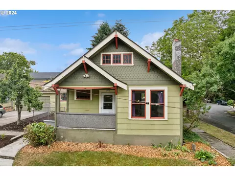 2504 SE Tibbetts St, Portland, OR 97202