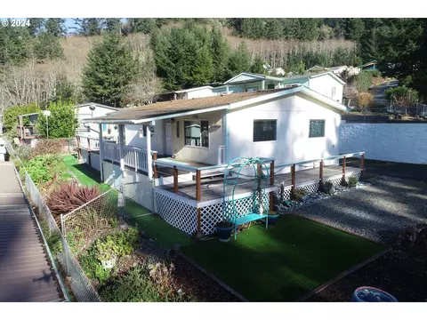 98041 Hall Way Rd #21, Brookings, OR 97415