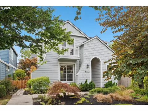 6183 NE Copper Beech Dr, Hillsboro, OR 97124