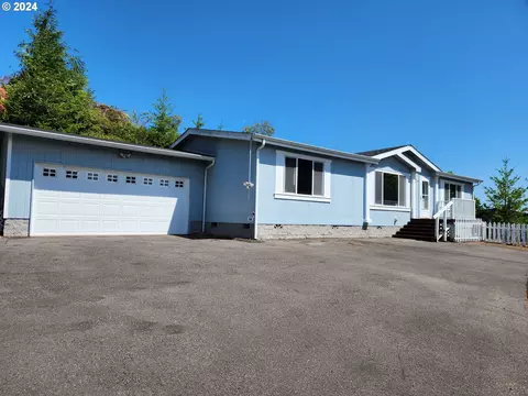 660 Royal Dr, Lakeside, OR 97449
