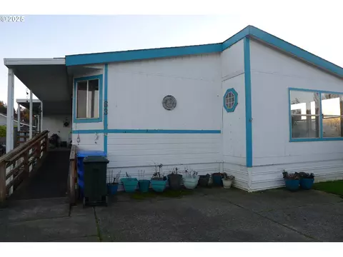 1000 N 8th St #63, Reedsport, OR 97467