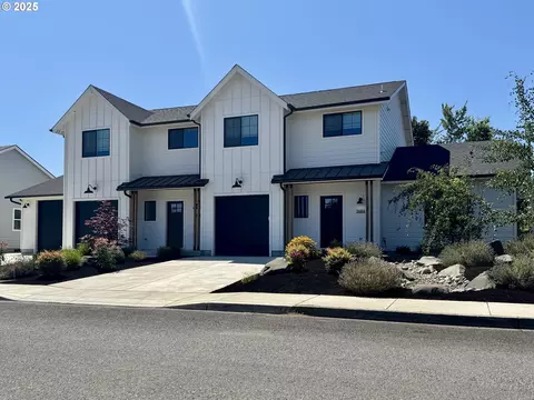 3684 Babcock Ln, Eugene, OR 97401