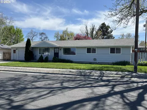 615 W Hemlock Ave, Hermiston, OR 97838