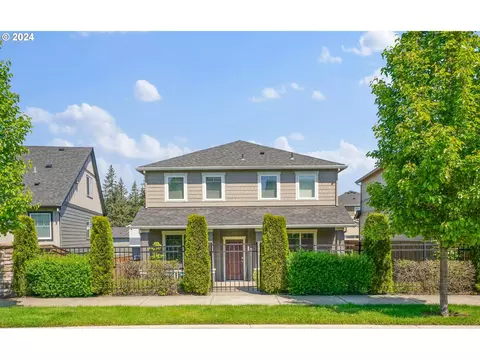 17009 SE Crossroads Ave, Happy Valley, OR 97086
