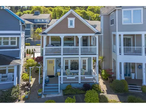2735 Mill Pond Ln, Astoria, OR 97103