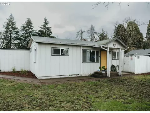 363 57th St, Springfield, OR 97478