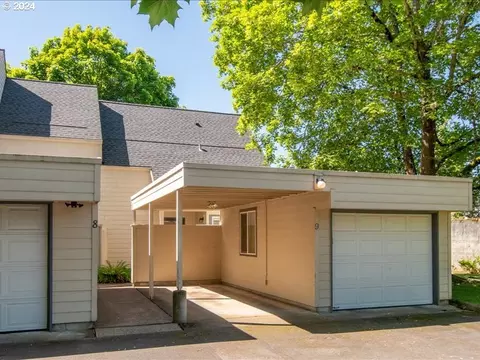 361 NE Village Squire Ave #9, Gresham, OR 97030