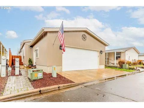 2020 S 12th St #214, Lebanon, OR 97355