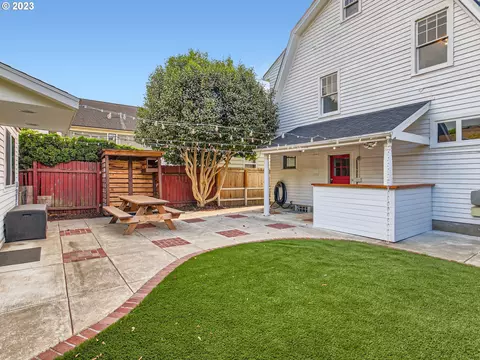 1608 NE Prescott St, Portland, OR 97211