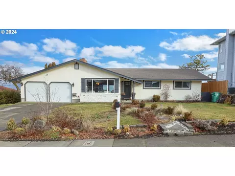 901 E 18th St, The Dalles, OR 97058