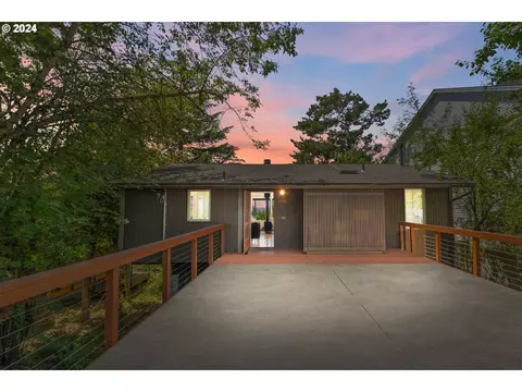 4341 SW Washouga Ave, Portland, OR 97239