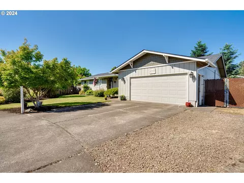 2288 9th St, Springfield, OR 97477