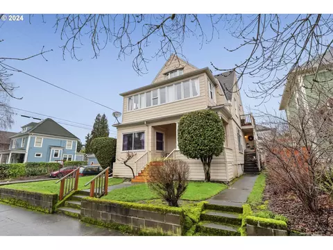 907 NE Tillamook St, Portland, OR 97212
