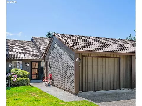 13811 NW 10th Ct #E, Vancouver, WA 98685