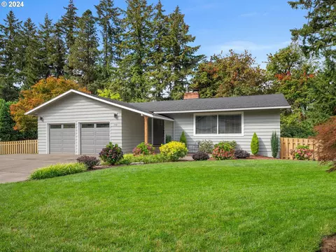 7710 SW Cherry Dr, Tigard, OR 97223