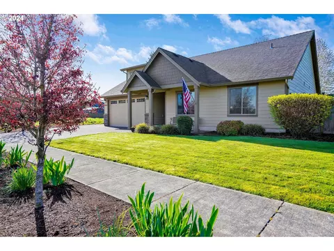 1544 Oriole St, Stayton, OR 97383