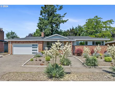 11025 NEverett St, Portland, OR 97220