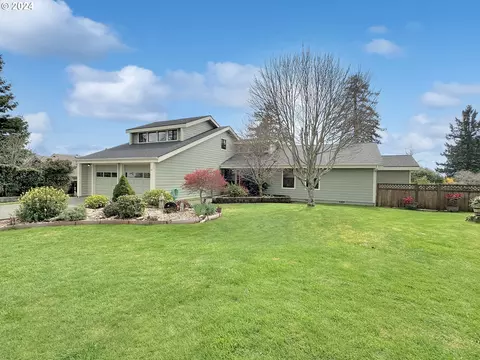 917 Helen Ln, Brookings, OR 97415