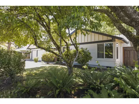 2466 Erin Way, Eugene, OR 97408
