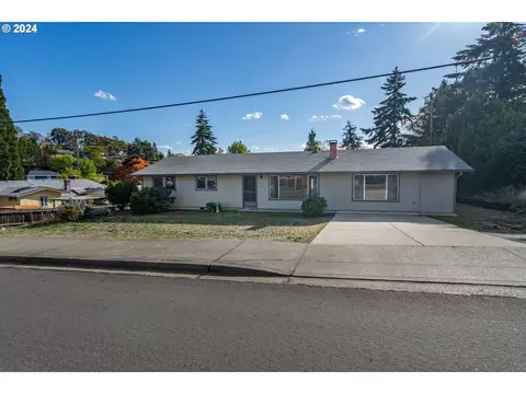 1713 NW Valley View Dr, Roseburg, OR 97471