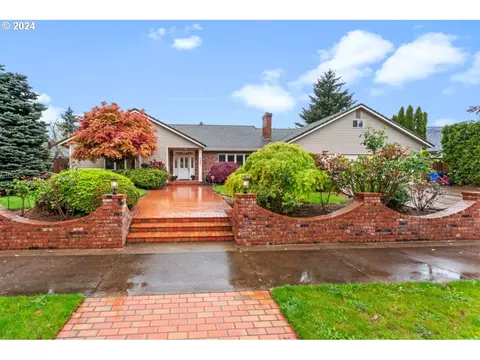 2922 Powderhorn St, Eugene, OR 97408