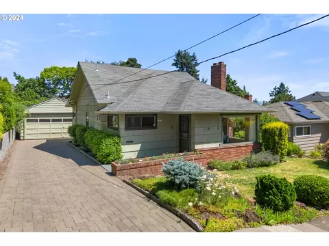 7217 SE Main St, Portland, OR 97215