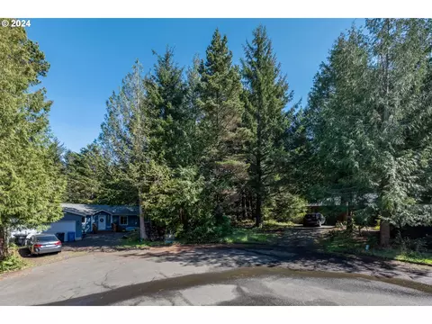 1601 Southwest Norwood Drive, Waldport, OR 97394