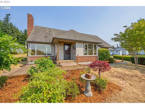 1050 N Henry St, Coquille, OR 97423