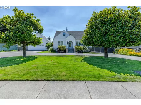 3923 Jasper Rd, Springfield, OR 97478