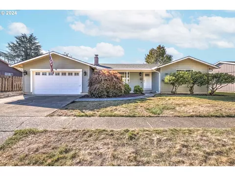 200 W 9th St, Newberg, OR 97132