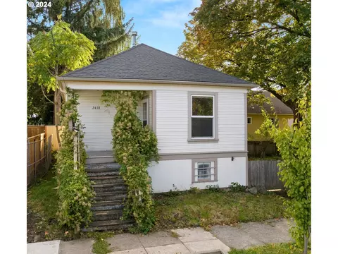 2418 SE Cora St, Portland, OR 97202