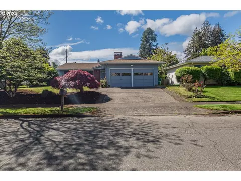 15850 SE Grant St, Portland, OR 97233