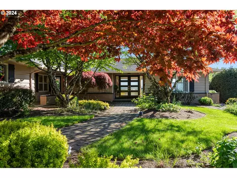 811 NW Skyline Crest Rd, Portland, OR 97229