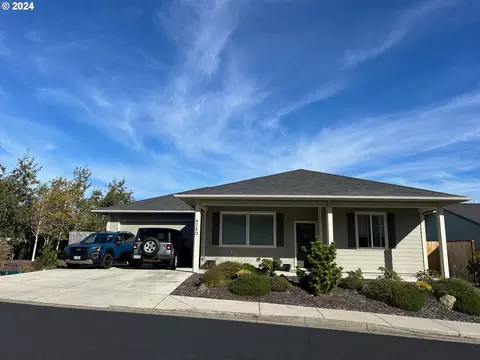 4280 Nandina Dr, Florence, OR 97439
