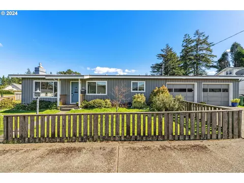 413 Brule St, Coos Bay, OR 97420