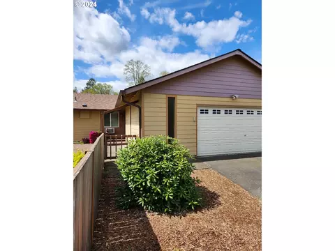 9315 SW Washington Dr, Portland, OR 97223