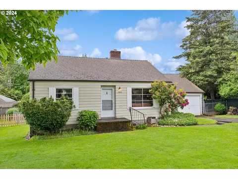 2924 SW Custer St, Portland, OR 97219