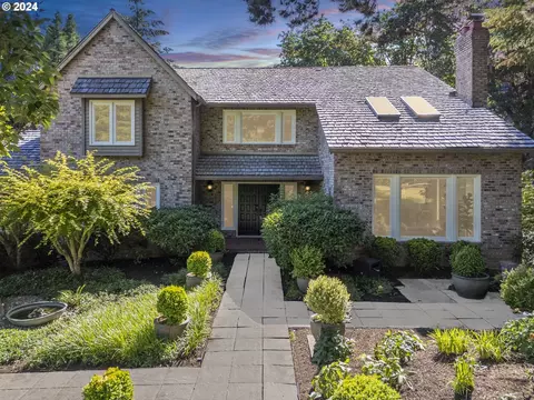 18347 Lothlorien Way, Lake Oswego, OR 97034