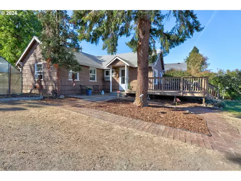 3022 W 10th St, The Dalles, OR 97058