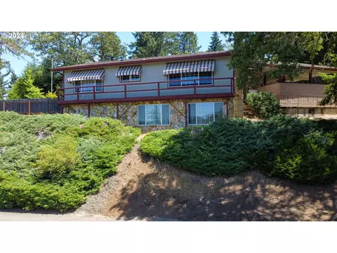 330 SE Terrace Dr, Roseburg, OR 97470